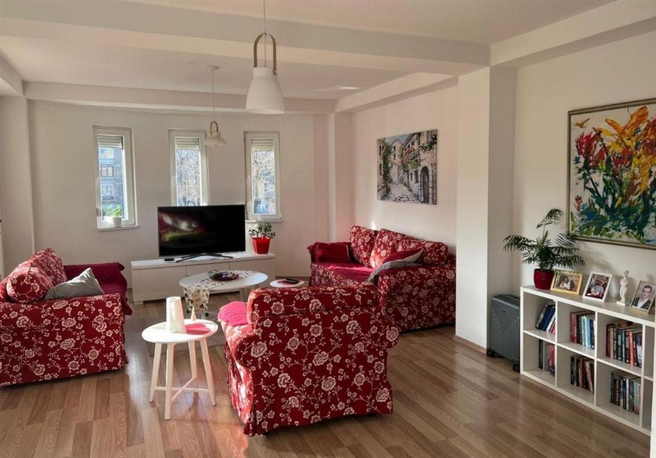 Se prodava renoviran stan od 69m2 vo Karposh 4