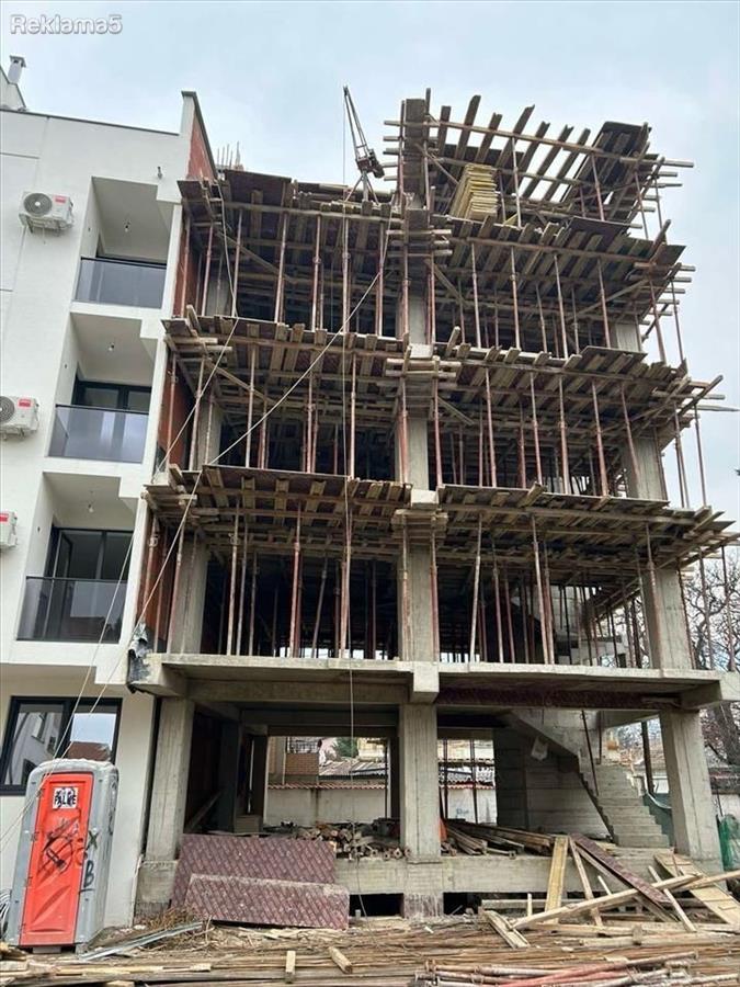 Se prodava stan vo gradba 48m2 vo Nerezi