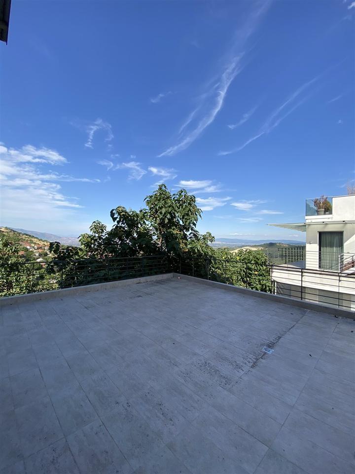 Preubav stan vo Sopiste 130m2 za 130 000 eura