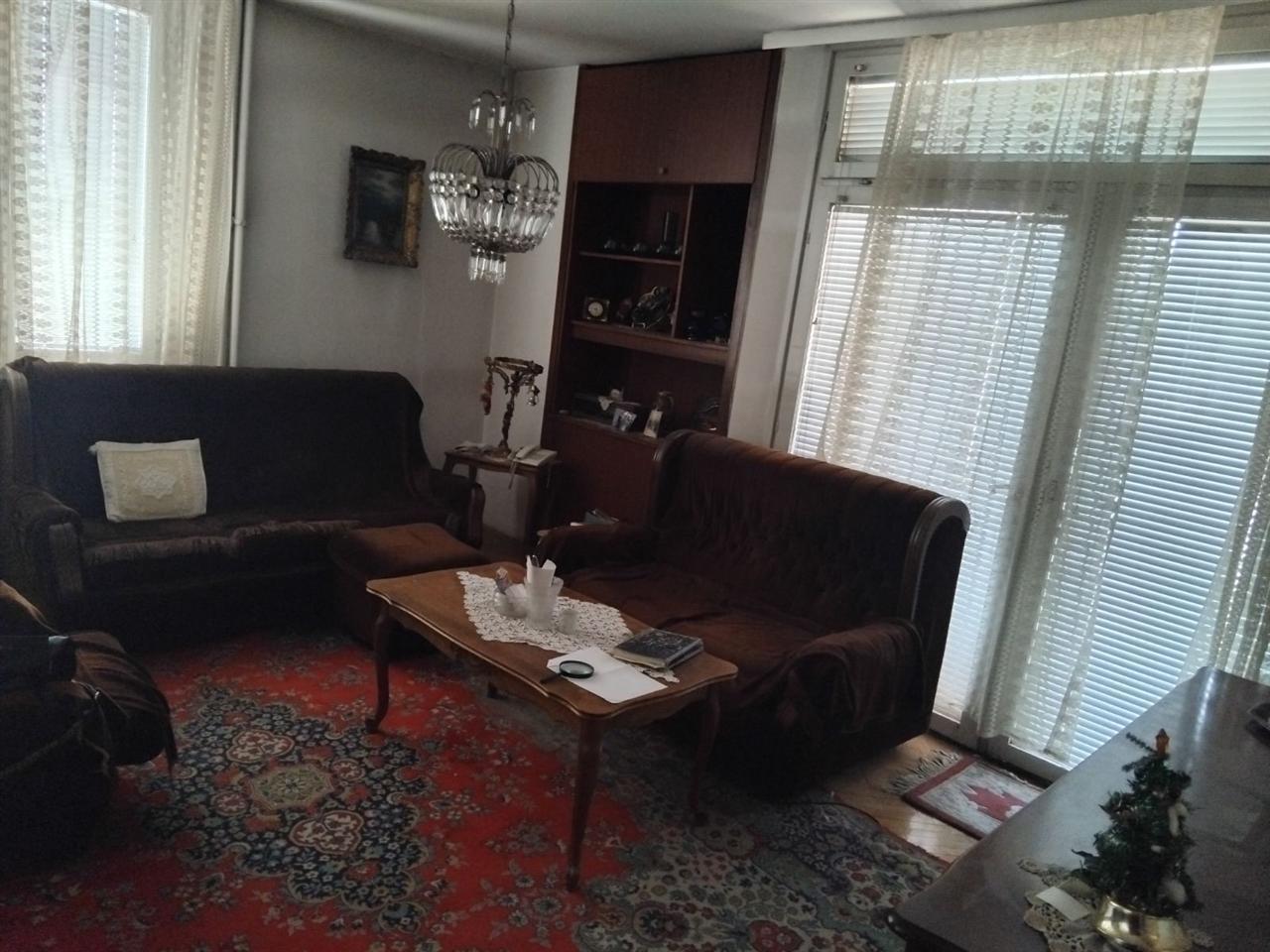 Stan vo Centar Gradski Zid 76m2
