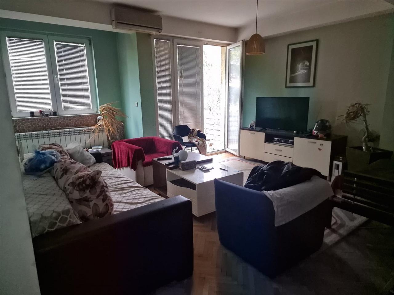 Se prodava namesten stan 65m2 vo Karposh 1