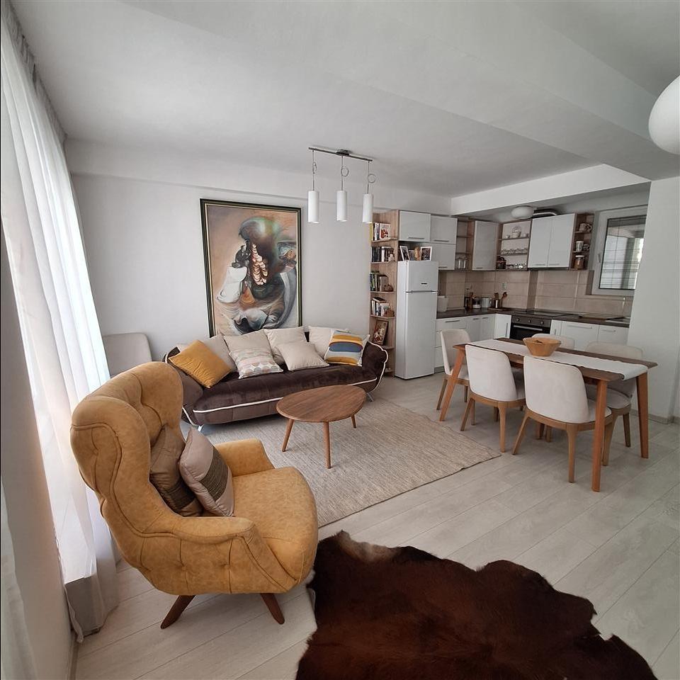 Se prodava namesten stan 45m2 vo Centar
