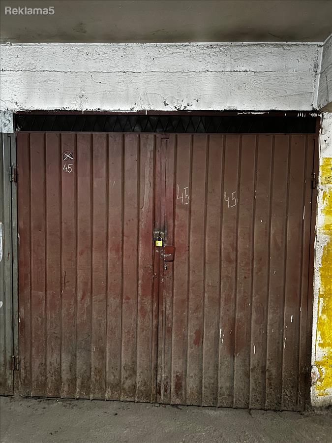 I am selling an underground garage in the Center