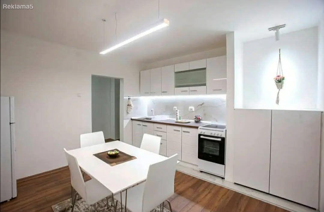 Se prodava stan vo Kisela Voda vo blizina na KAM