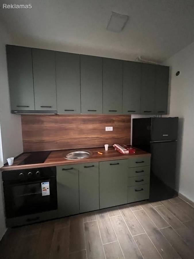 Se prodava renoviran stan 42m2 vo Centar