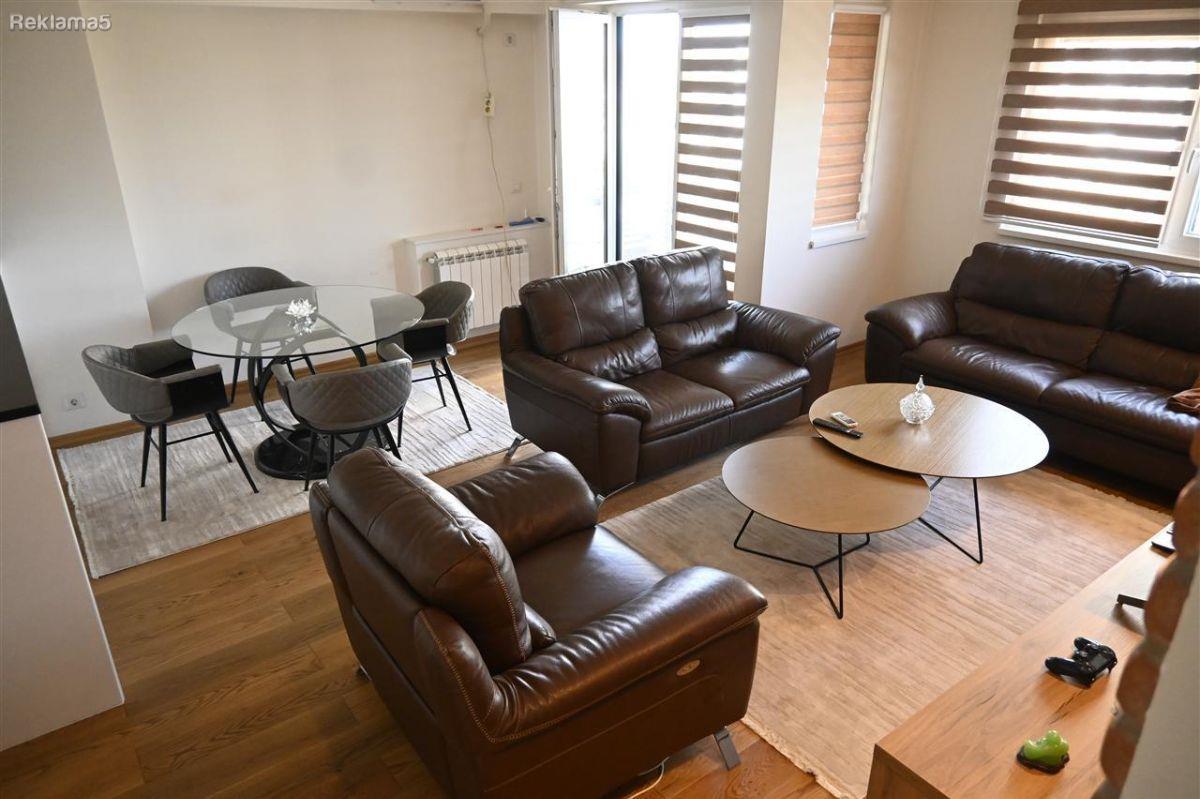 SAVIĆ IS SELLING AN APARTMENT IN KARPOSH 4