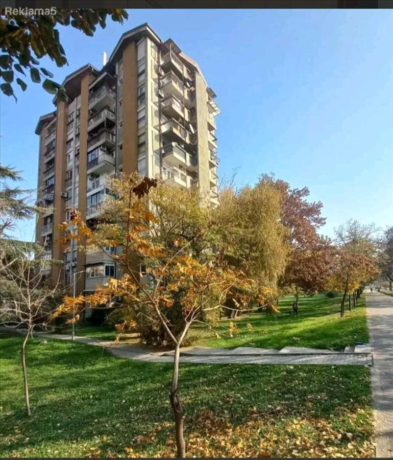 Three-room apartment for sale in Karposh 4 in the towers