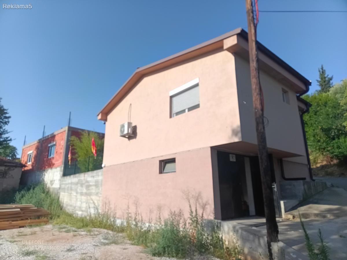 Se prodavaat 2 kukji vo Gevgelija