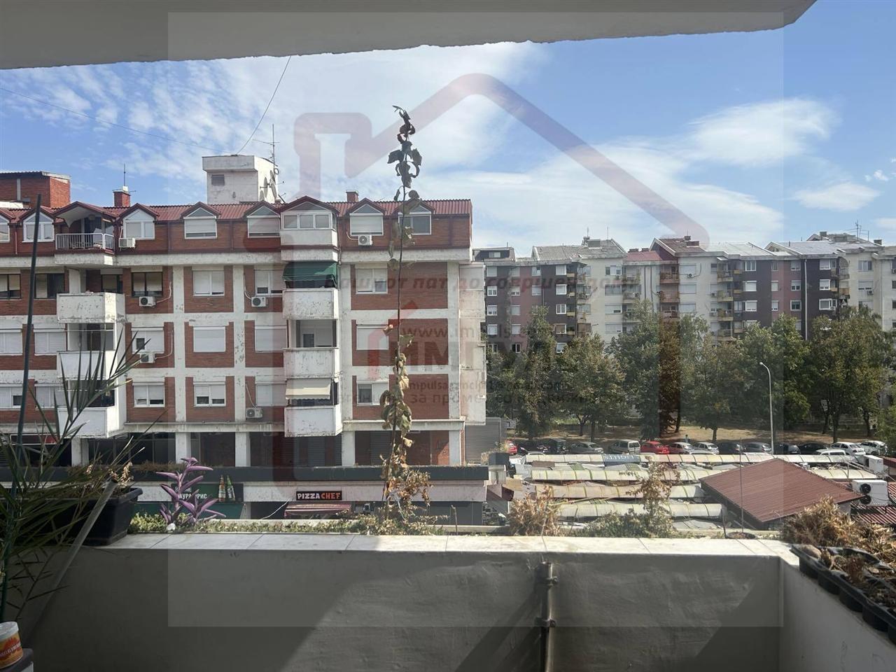 SE PRODAVA TROSOBEN STAN SO LOKACIJA VO AERODROM
