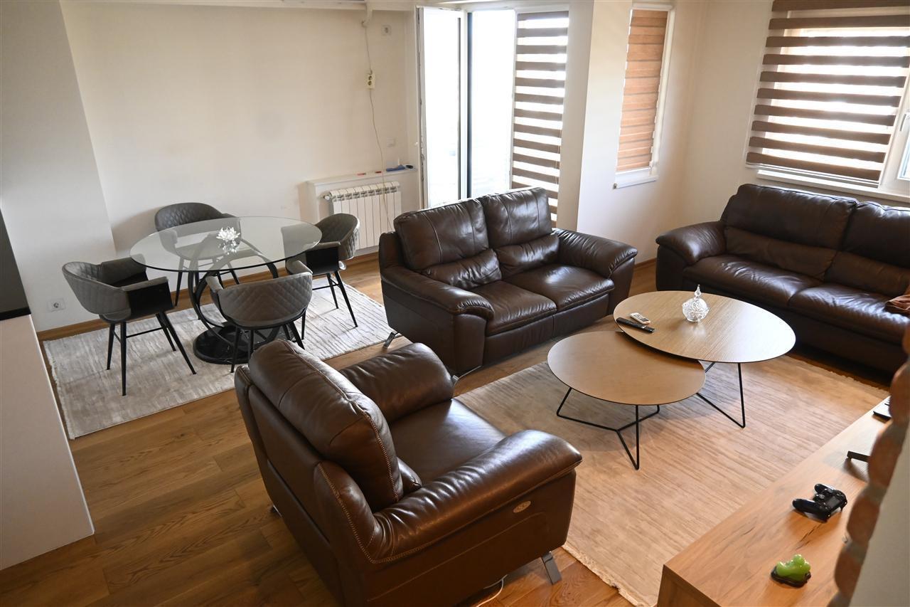 SAVIĆ IS SELLING AN APARTMENT IN KARPOSH 4