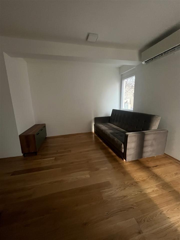 Se prodava stan 42m2 vo blizina na Grcka ambasada