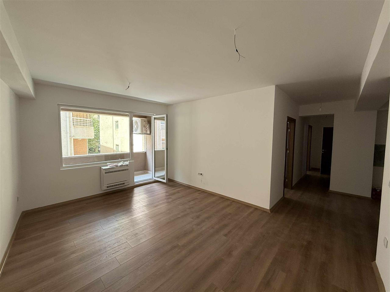 Se prodava nov, prazen stan od 74m2 vo Debar Maalo