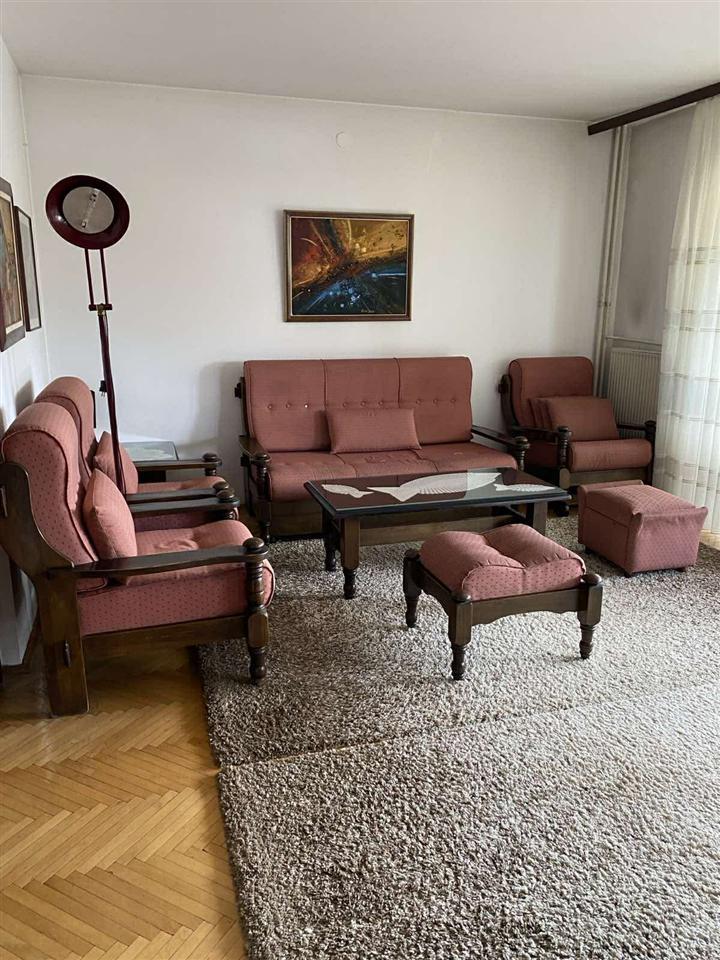 APARTMENT BEHIND CAPITOL 101M2