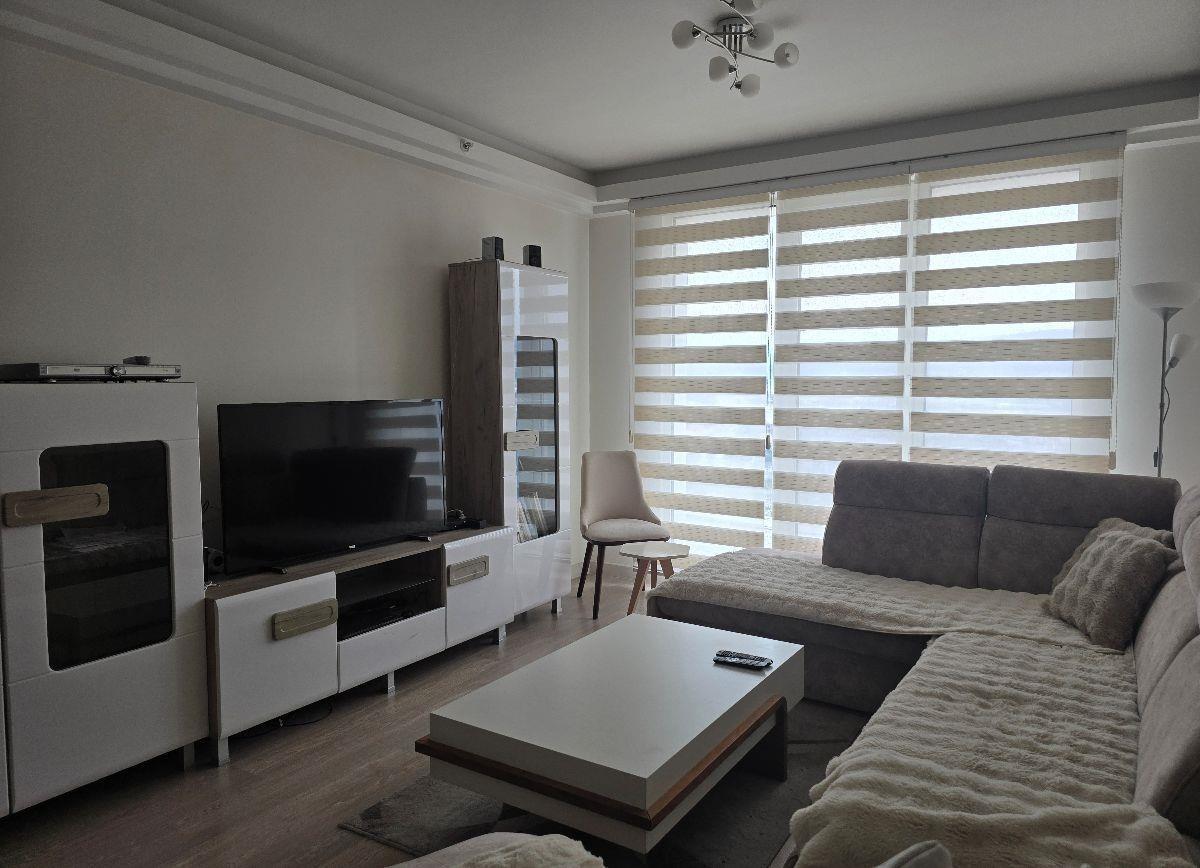 Se prodava namesten stan 66m2 vo Cevahir Kula B