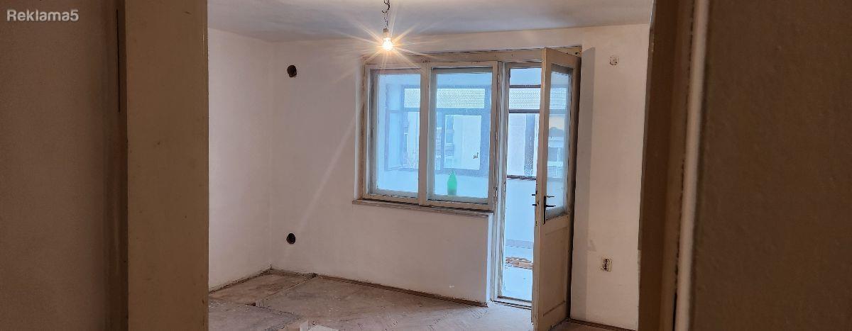 Karpos 1 stan od 51m2