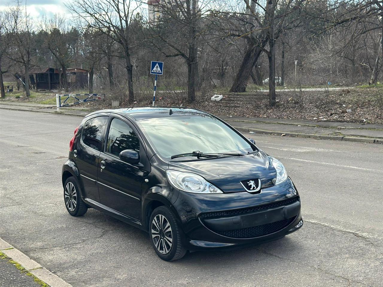 Peugeot 107 1.0 Бензин