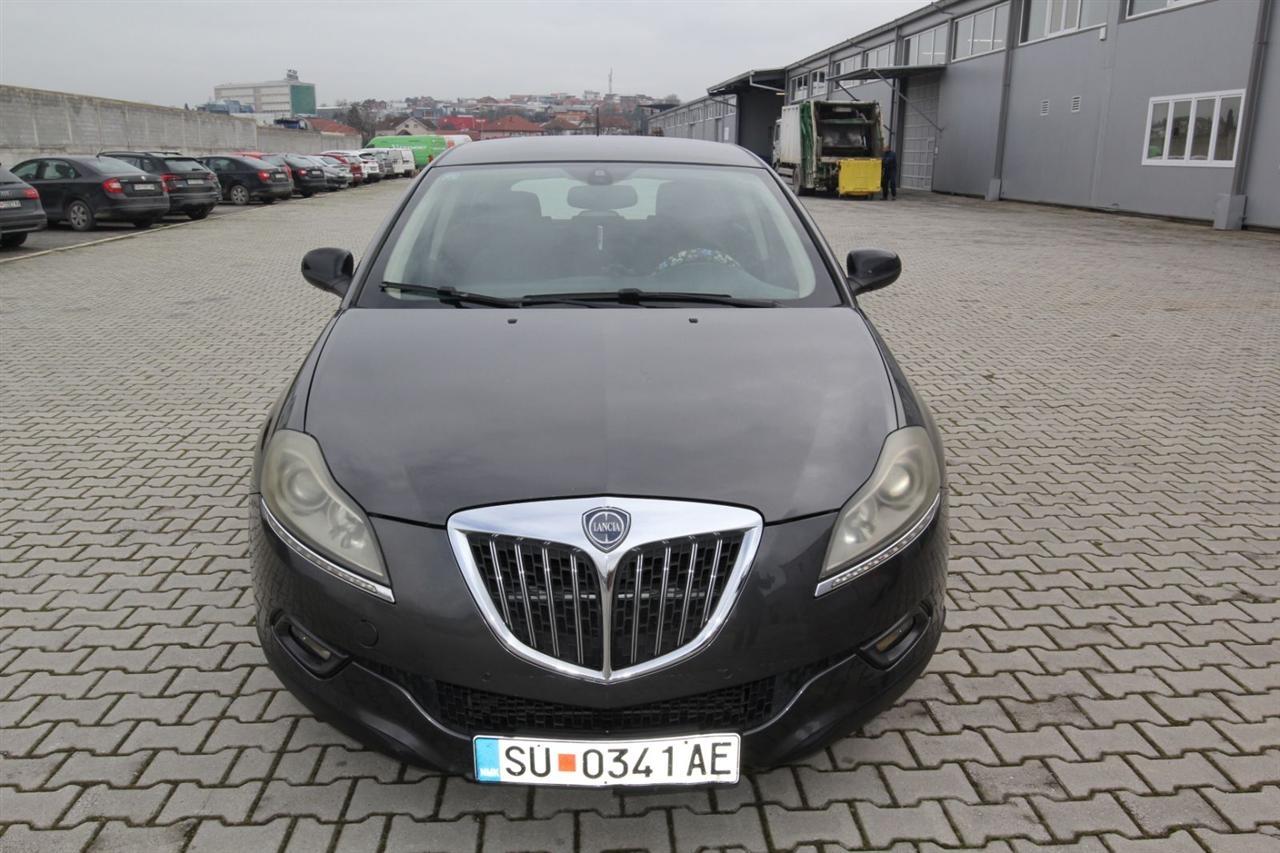 Се продава Lancia Delta