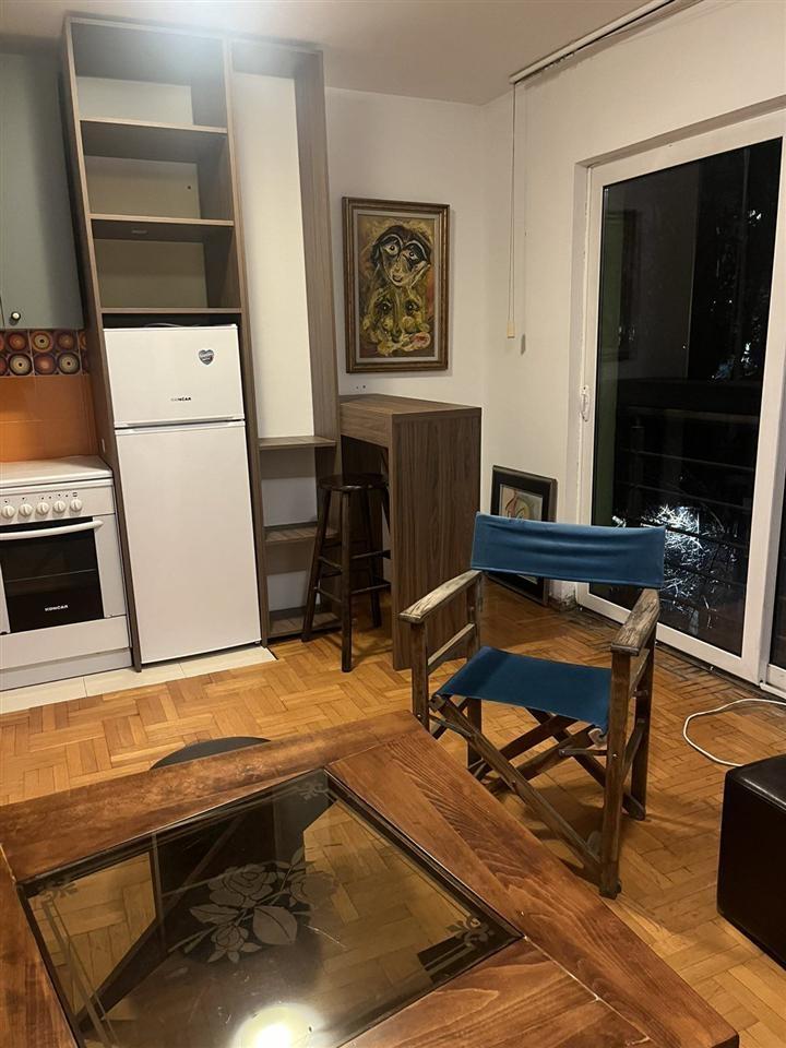 Furnished studio apartment of 26m2 for rent in the 50th Division
