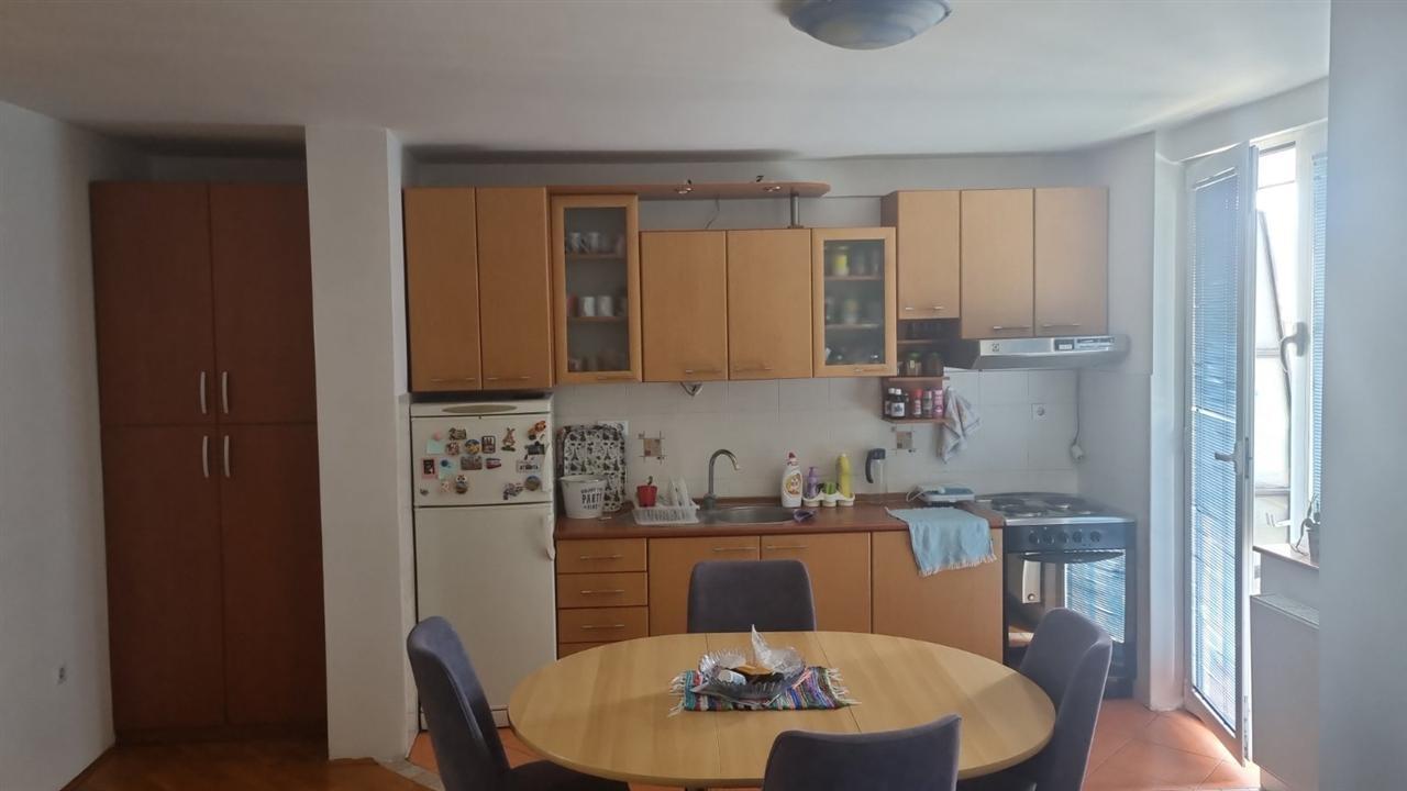 AGENCIJA"DOM'IZDAVA DO OLIMPISKI STAN 60m2