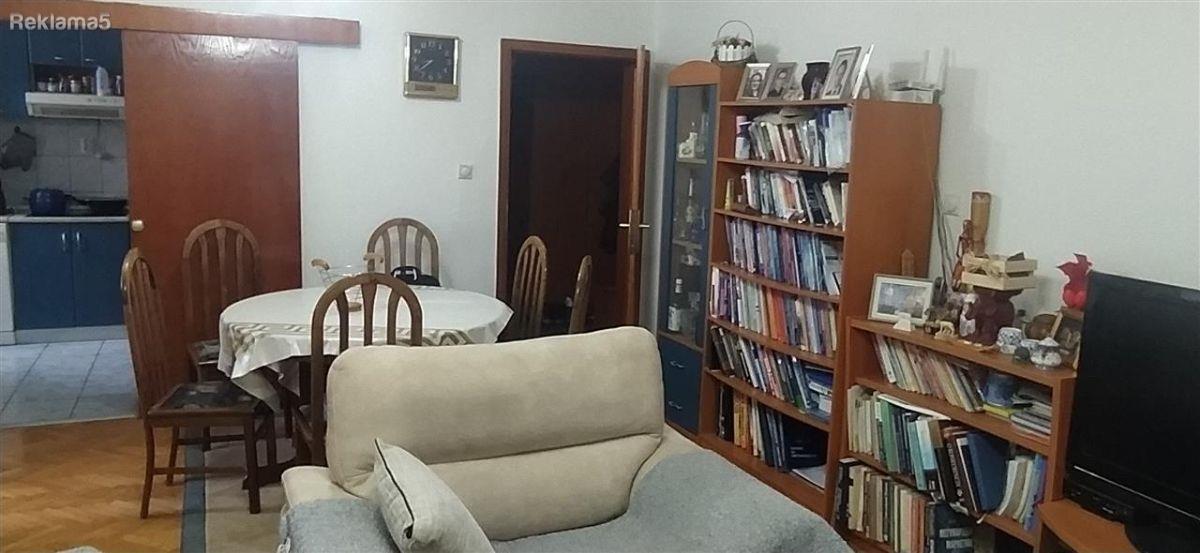 Za prodazba 3-soben stan vo Novo Lisice