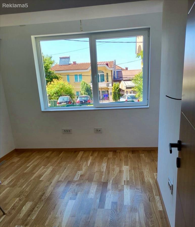 I'M SELLING AN APARTMENT BY THE WATER