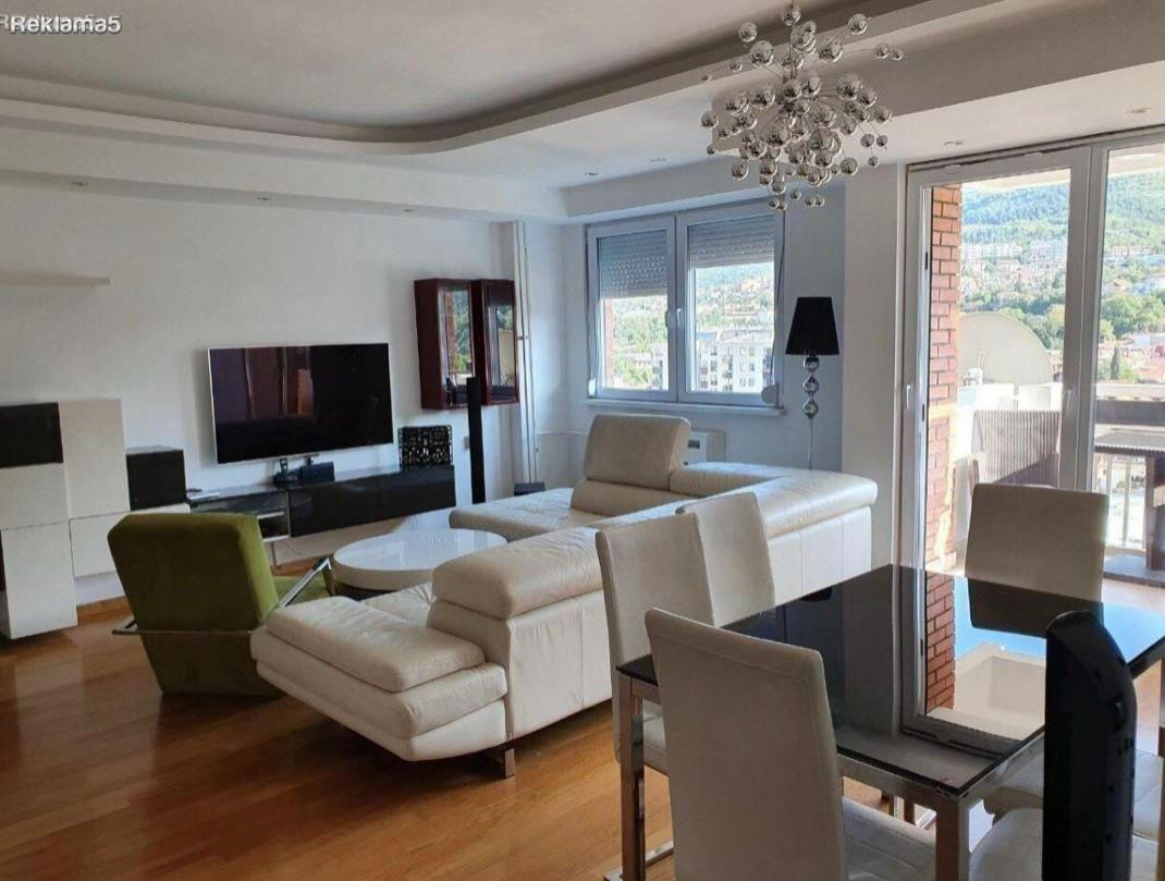 FOR SALE THREE-ROOM APARTMENT IN THE CENTER - IN KAPISHTECS