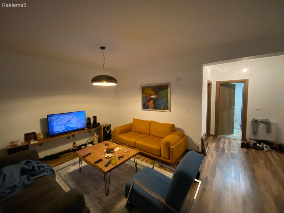 Se Prodava Ekstra dvosoben stan od 55m2 Mavrovo