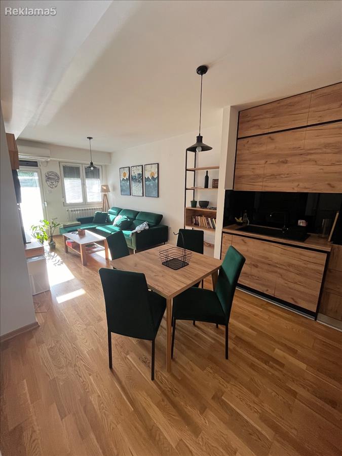 I am selling an apartment in Karposh 3