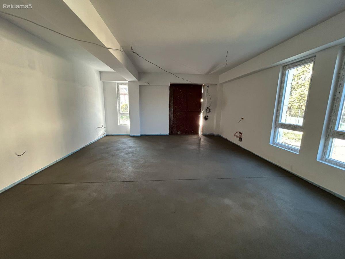 Apartment for sale with 2 bedrooms and a yard, on the high ground floor