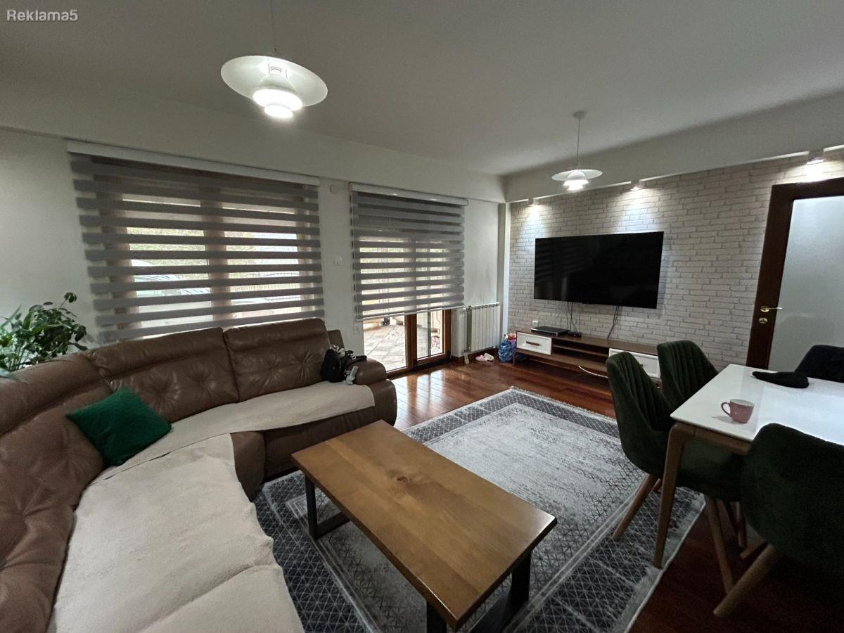 Apartment fully furnished with 2 bedrooms, yard and 3 parking spaces