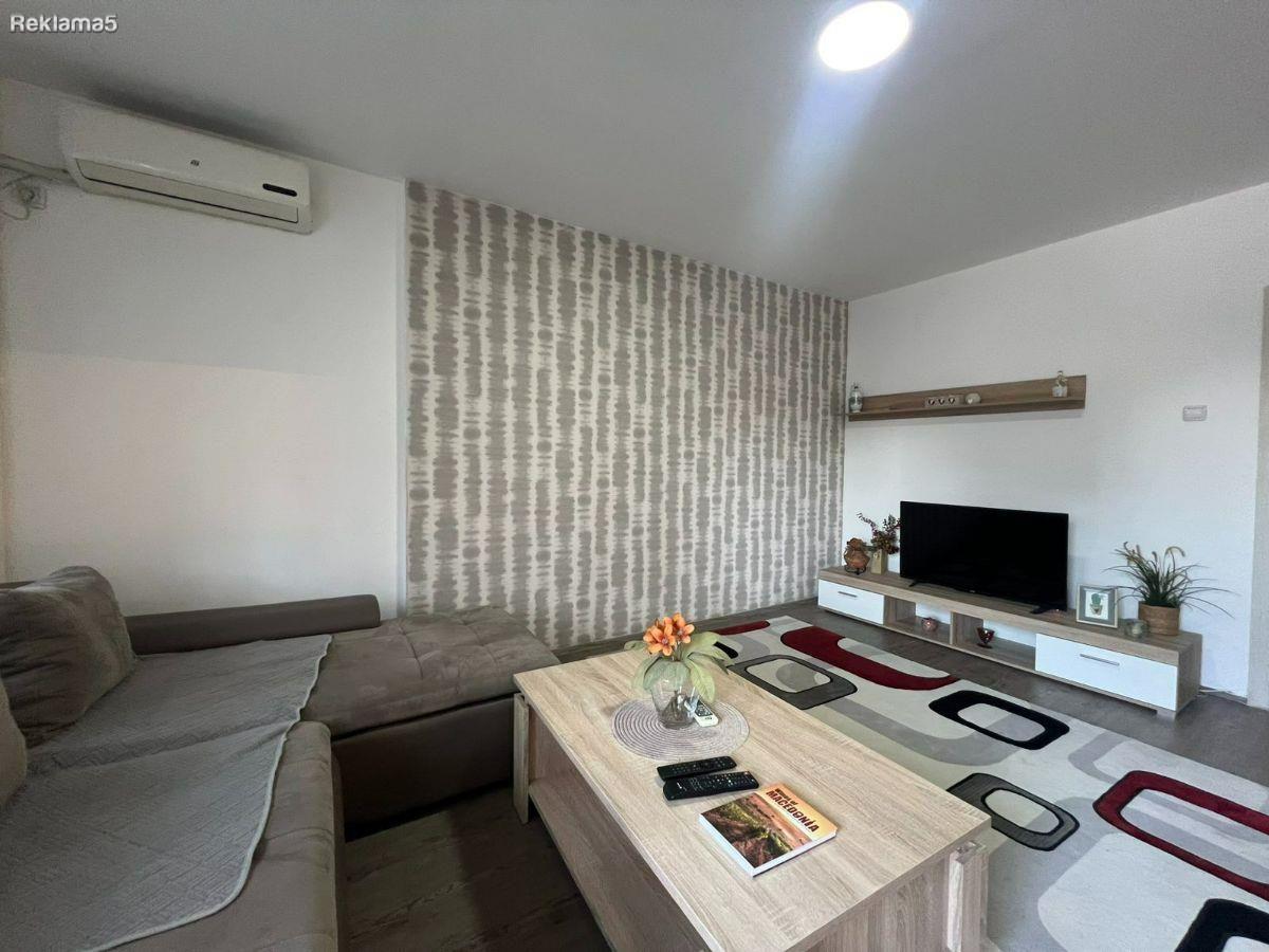 THREE-ROOM APARTMENT FOR SALE IN THE CENTER - NEAR RED CROSS
