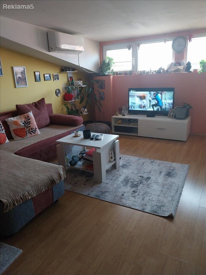 Se prodava dvosoben stan 38m2 vo gjorce