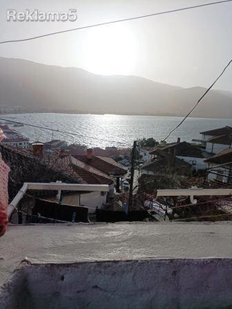 IMPERIA – House with a lake view