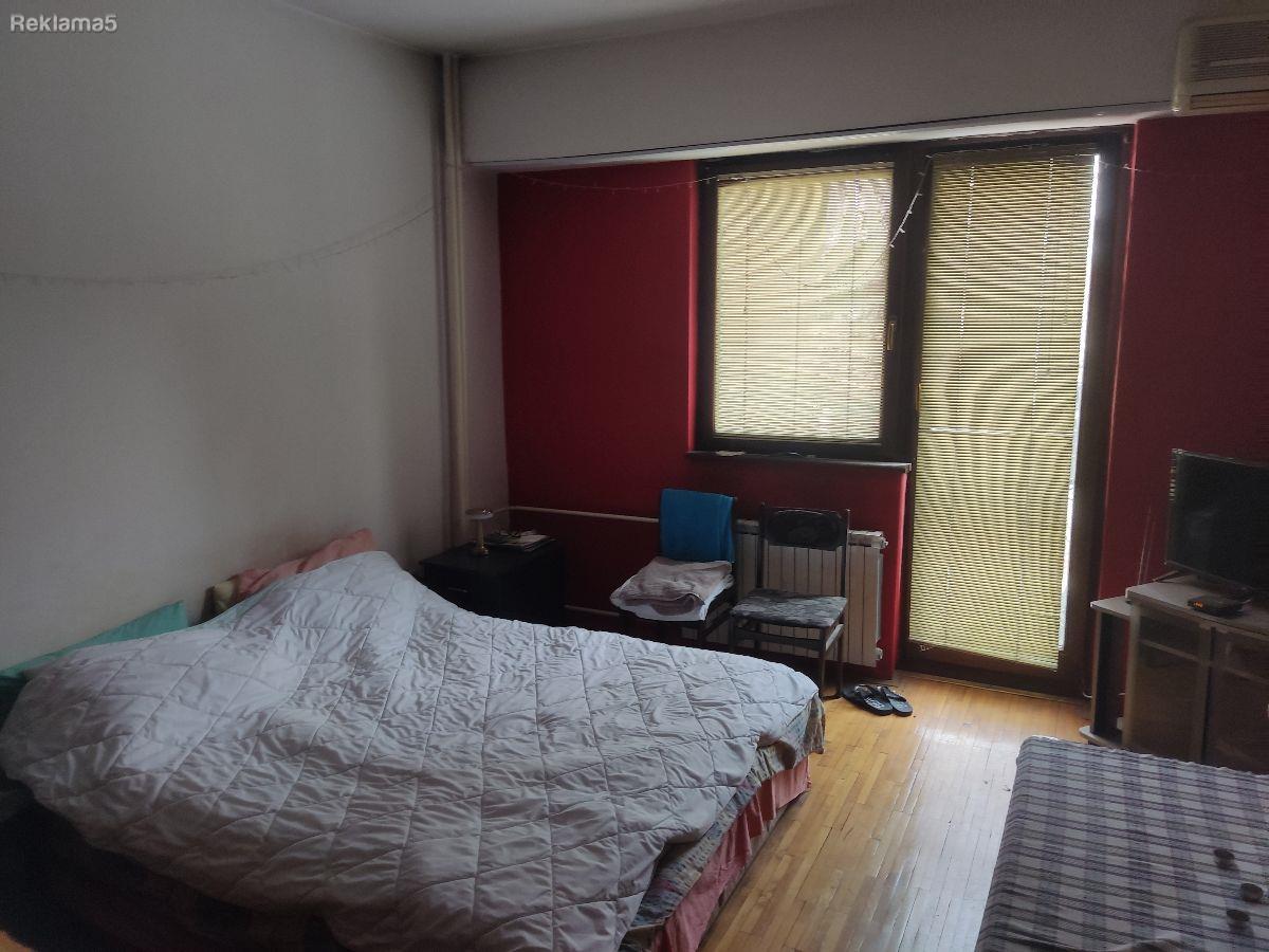 Prodavam Garsonjera 27 m2 Taftalidze Ruzveltova