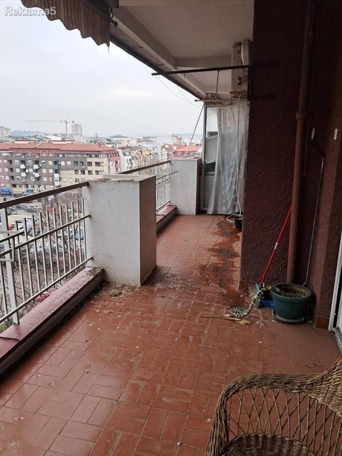 Se prodava cetirisoben stan vo centar kapistec