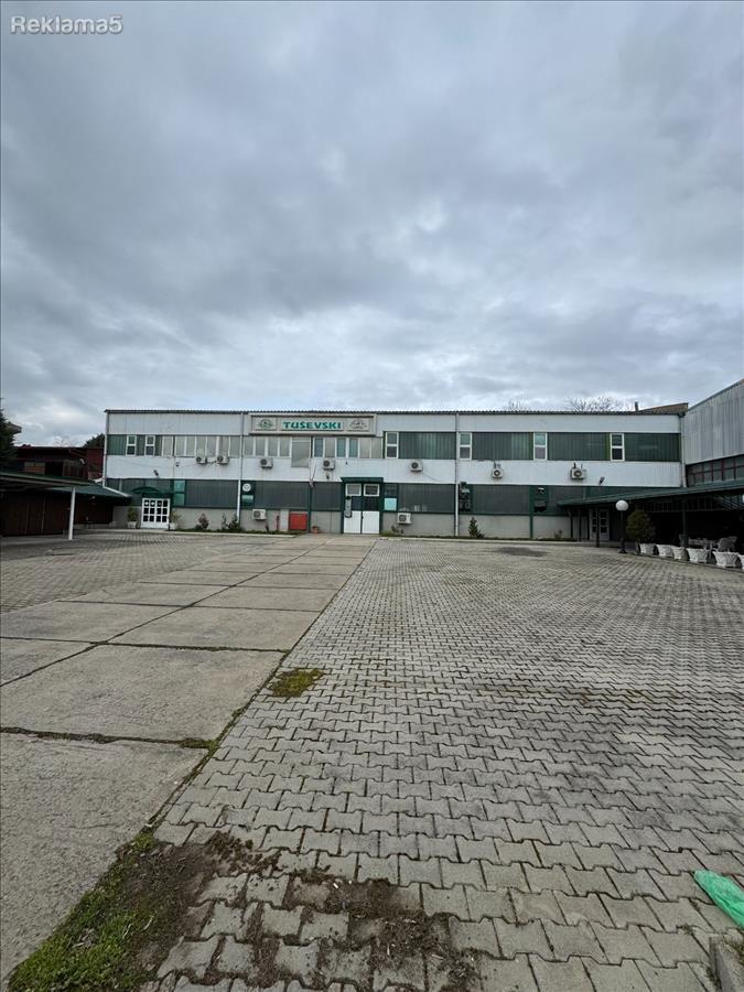 A business building in the Industrial Zone is for sale and rent