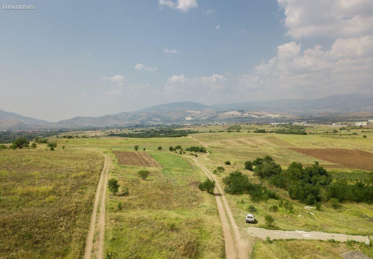 Se prodava plac vo Bardovci