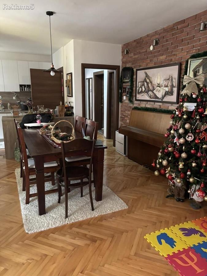Se prodava renoviran stan 105m2 vo N.Lisice sproti Avionce