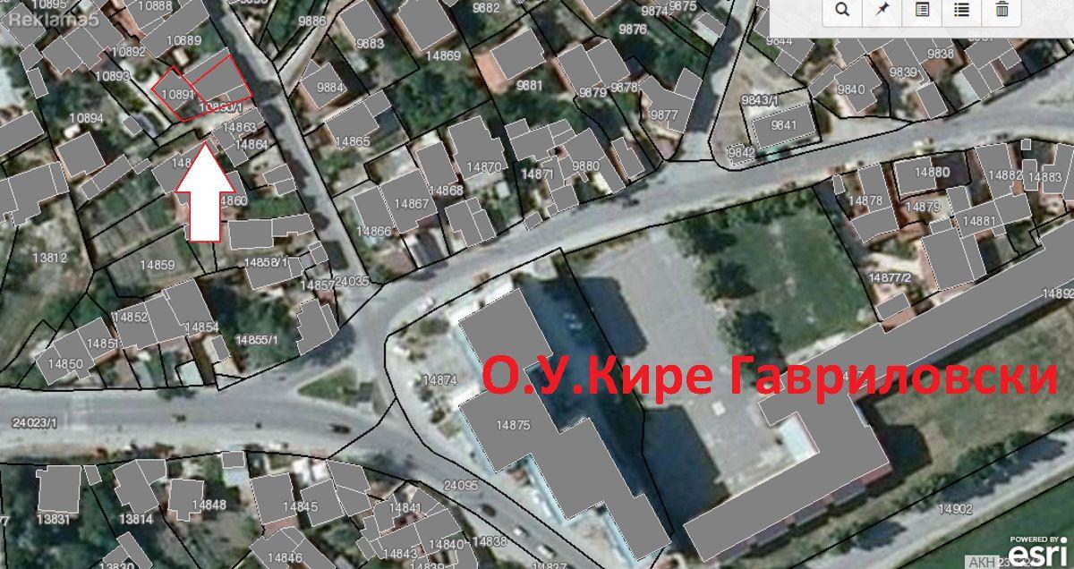 Two houses in the center of the city in a package