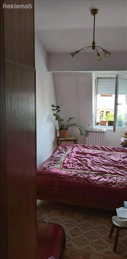 Se prodava stan vo Kisela Voda