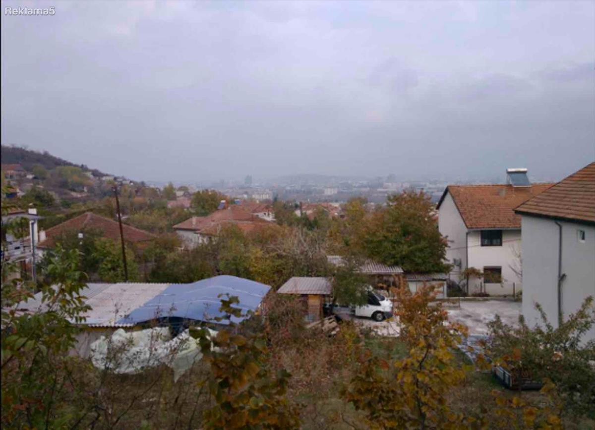 PRODAVAM KUKJA VO PRIPOR
