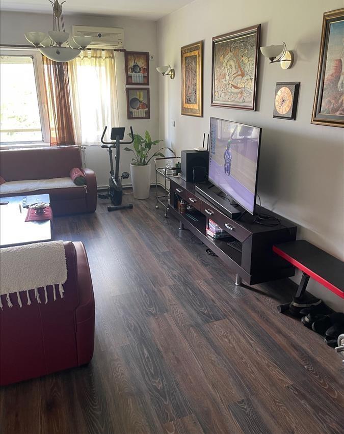 Stan od 80 m2 se prodava vo Novo Lisice