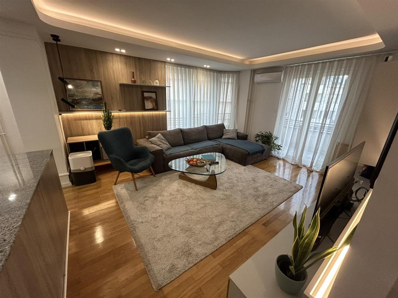 Se prodava prekrasen stan od 100m2 vo Debar Maalo
