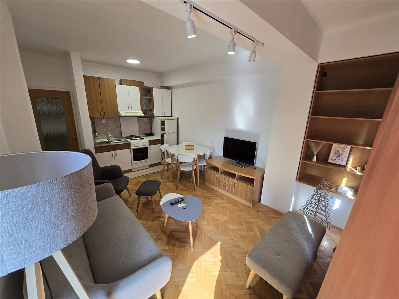 A furnished apartment of 45 m2 is for sale near the Polyclinic-Airport