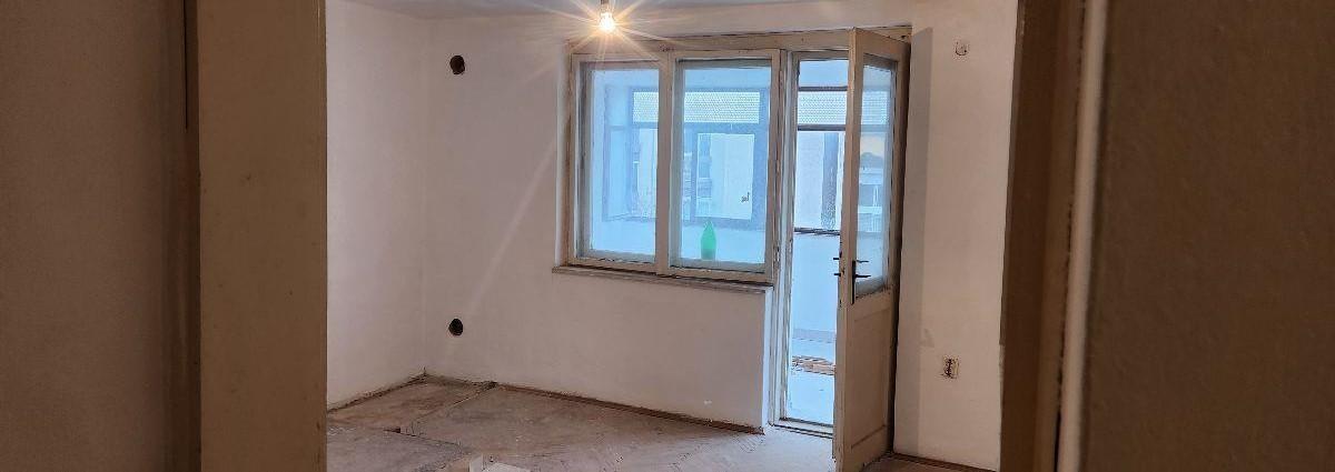 Se prodava stan vo Karpos 1