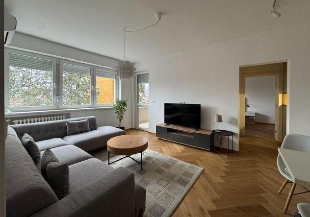 Se prodava renoviran stan 53m2 vo Taftalidze