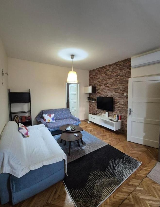 Se prodava stan 50m2 vo Centar