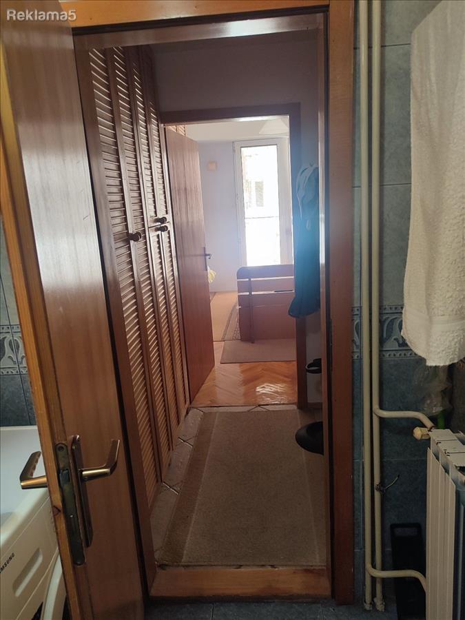 SE PRODAVA DVOSOBEN STAN VO KARPOSH 4, KEJ NA VARDAR