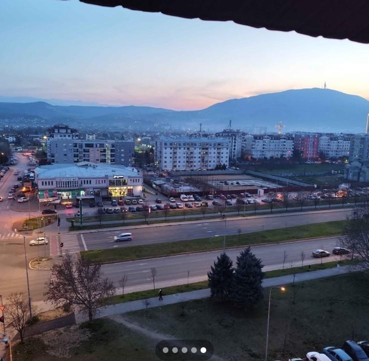 SE PRODAVA TROSOBEN STAN VO NOVO LISICE