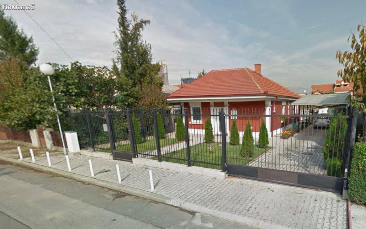 Se prodava kukja 91m2 vo Naselba Lisice